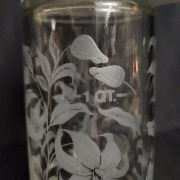 Vintage 1970s Anchor Hocking TANG Glass Pitcher with Lid 1 Quart Etched Lilies - Picture 4 of 7